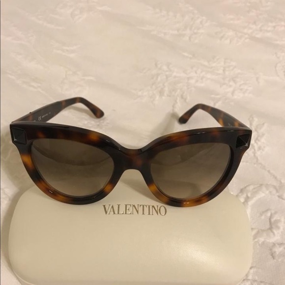 Valentino sunglasses brand new.